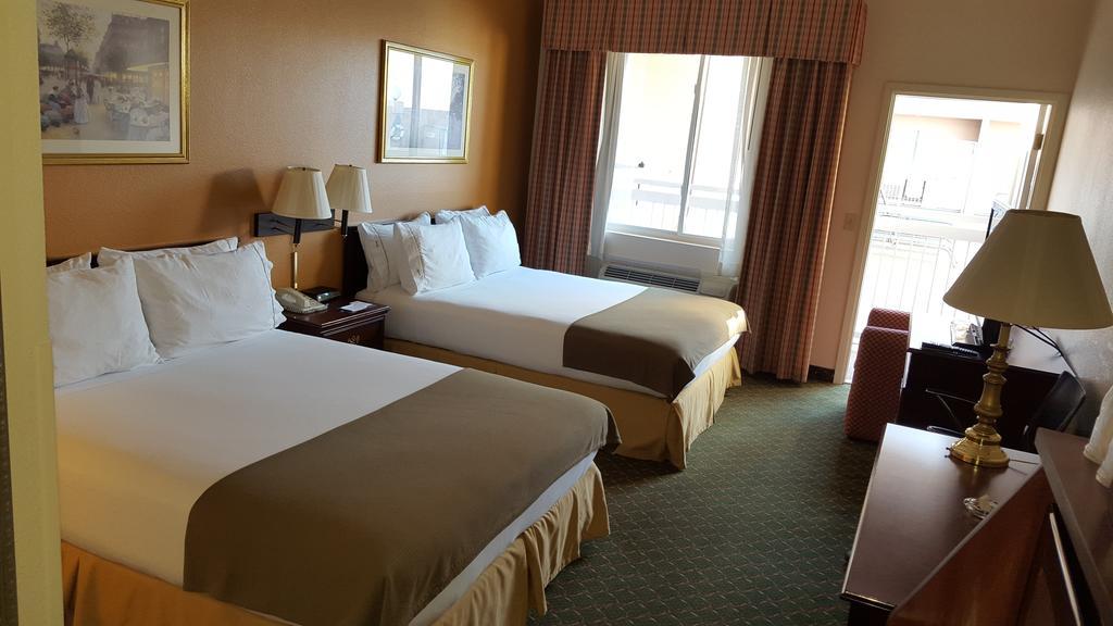 Country Inn & Suites By Radisson, Fort Worth West L-30 Nas Jrb Buitenkant foto